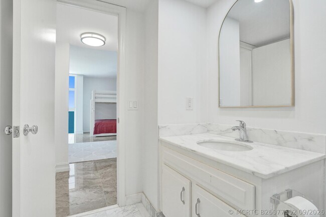 Building Photo - 1360 S Ocean Blvd
