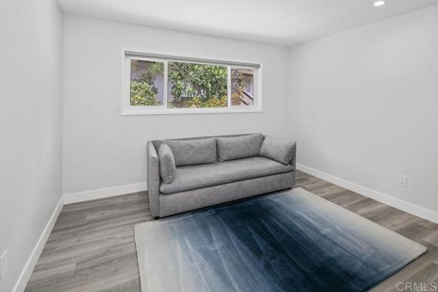 Building Photo - 6073 Avenida Chamnez
