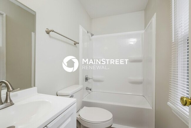 Building Photo - 3 Bedroom Pet-Friendly Home in GREENSBORO, NC with Main Street Renewal