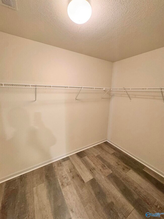 Building Photo - 207 Millbury Ct