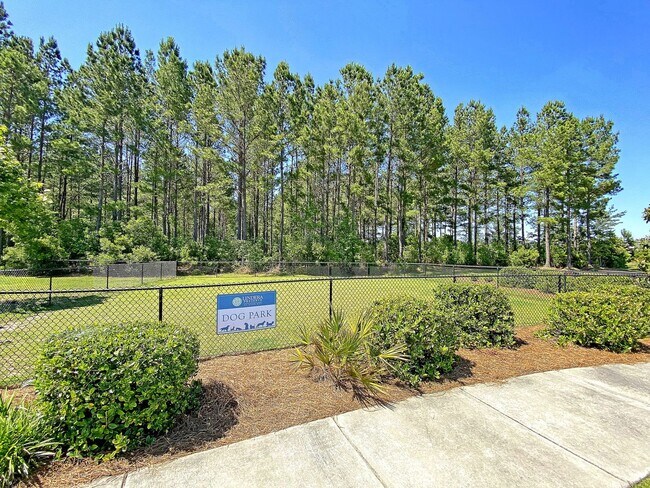 Building Photo - Meticulous 3 Bedroom Home in Lindera Prese...