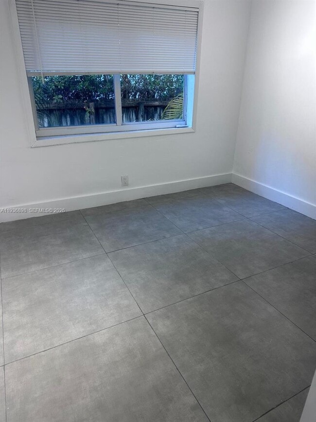 Building Photo - 10070 E Bay Harbor Dr