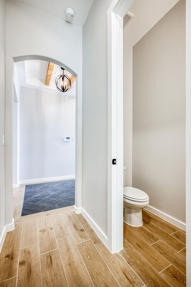 Building Photo - Beautiful East side House 4 bed-2.5 baths, part of The  Club that includes Swimming Pool, Gym, Te...