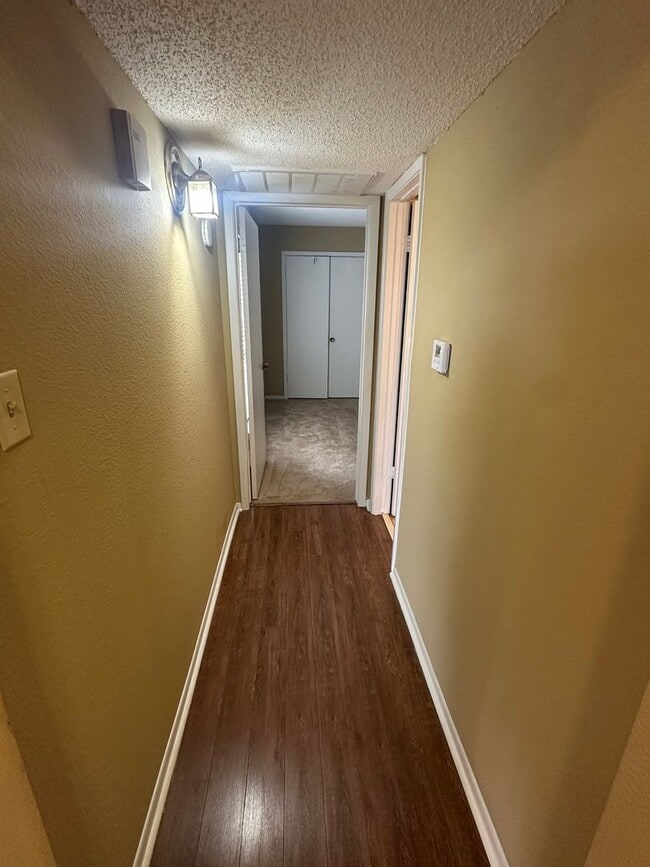 Building Photo - 1BD/1BA Condo located on the Germantown/Memphis Line!