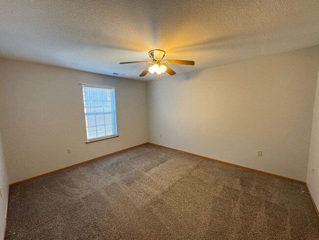 Building Photo - 130 NW 171 Rd