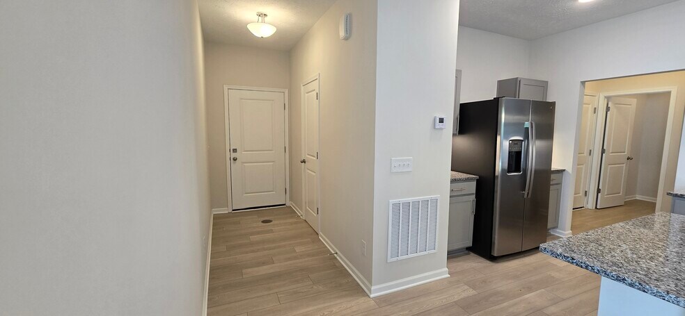 Building Photo - 3472 Bushwillow Dr