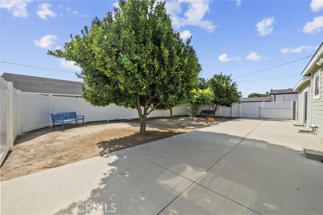 Building Photo - 8440 Oakdale Ave