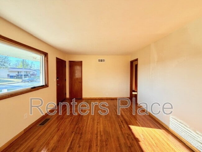 Building Photo - 4920 S Maybelle Ave