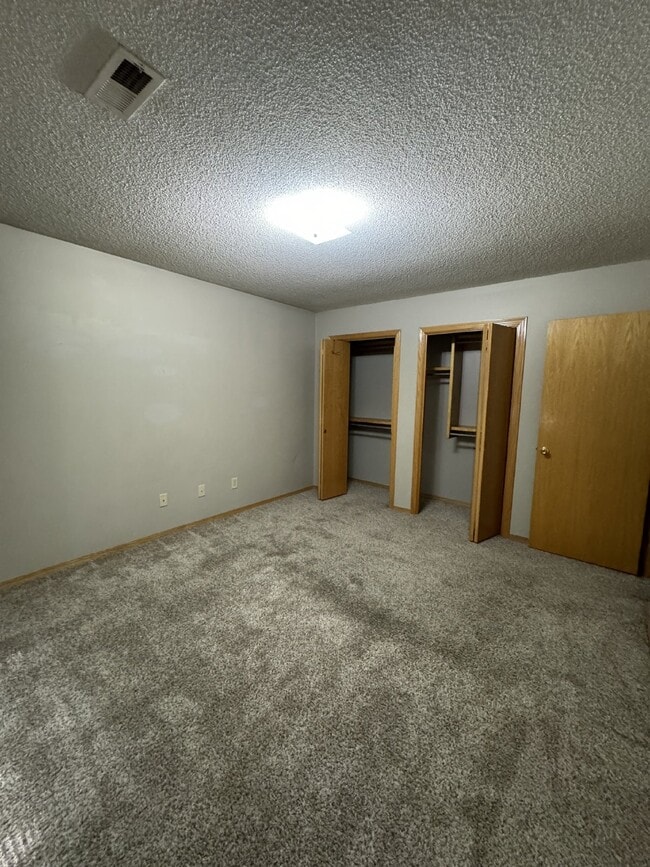 Building Photo - 107 S Gordon St