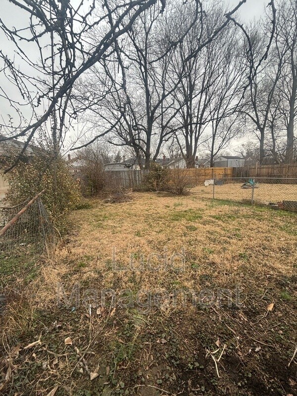 Building Photo - 1423 Lillian Ave