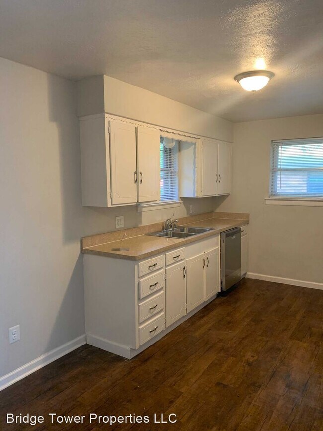 Building Photo - 4 br, 1.5 bath House - 826 E Celeste Drive
