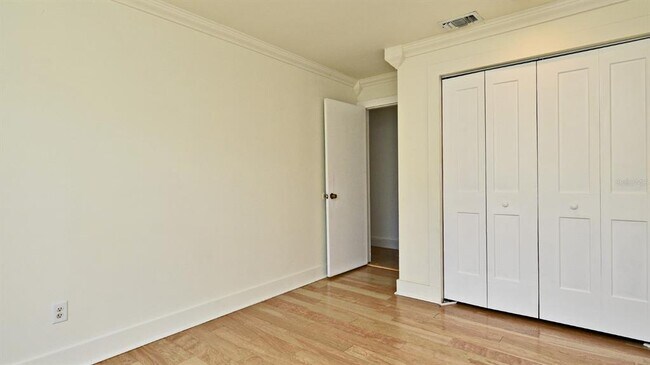 Building Photo - 8924 Angelica Dr