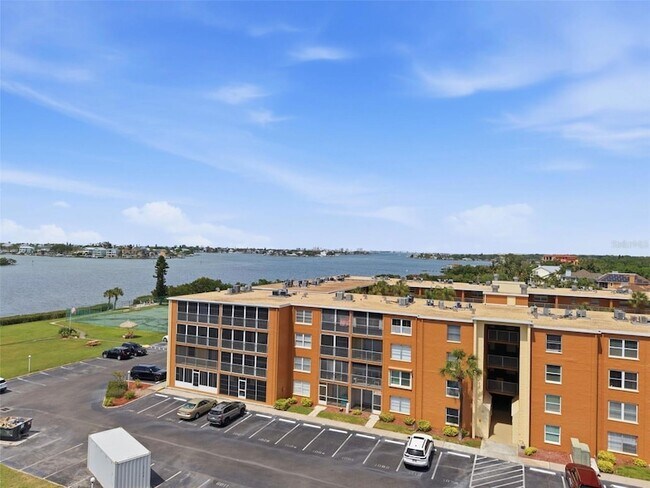 Building Photo - 12760 Indian Rocks Rd