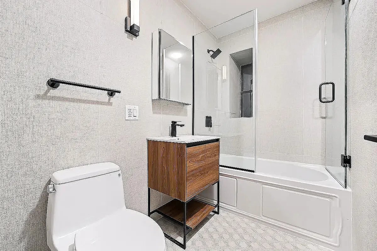 Building Photo - 414 Linden St