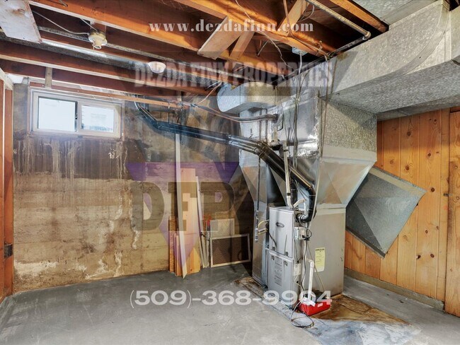 Building Photo - Newly Renovated Shadle Park Charmer Availa...