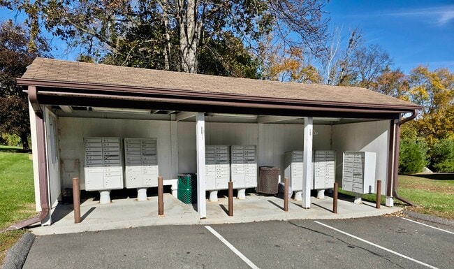 Building Photo - 69 Homestead Ln