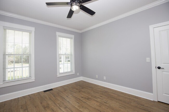 Building Photo - "Spacious and Inviting 2620 sq. ft. Home i...