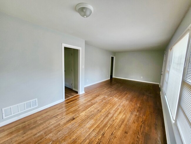 Building Photo - 1633 29th Street Ensley