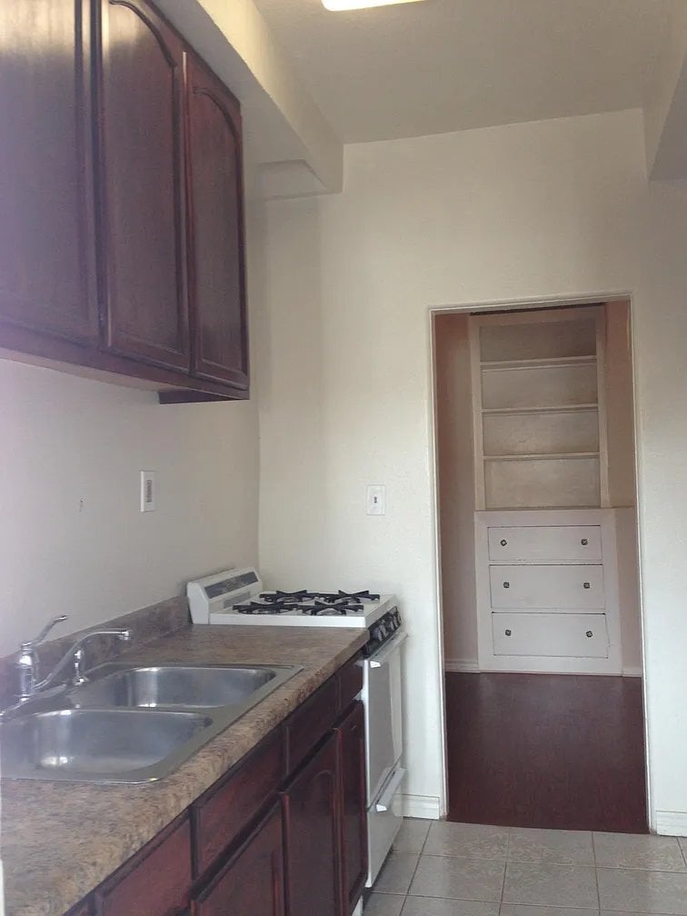 Building Photo - 972 Marview Ave