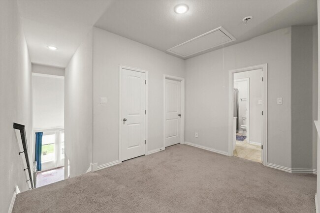 Building Photo - 3217 Flowering Peach Dr.