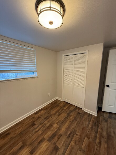 Building Photo - 8255 Oak St