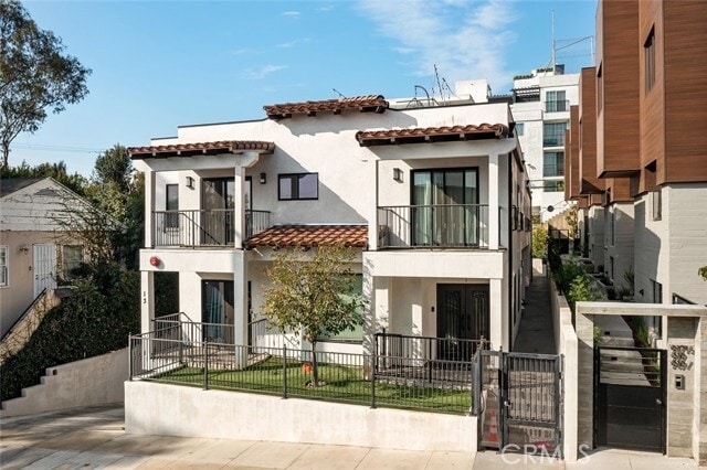 Building Photo - 913 Hilldale Ave