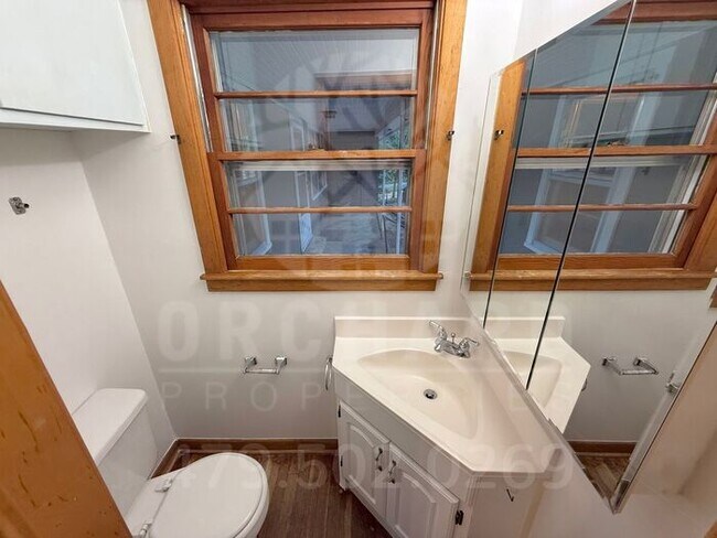 Building Photo - 3 bedroom, 2 Bath House Near University of Arkansas campus