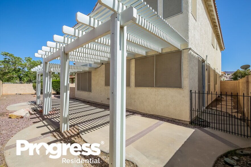 Building Photo - 1732 Blanchard Dr