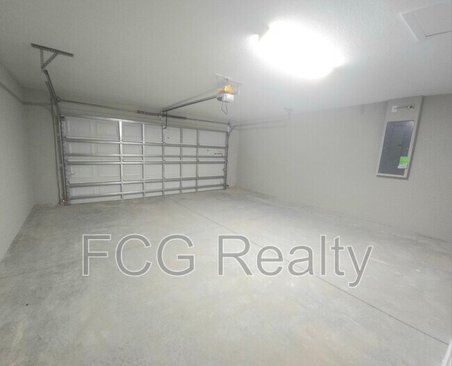 Building Photo - 175 Pine Crse