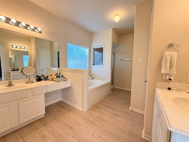 Building Photo - 410 Willow Pointe Dr