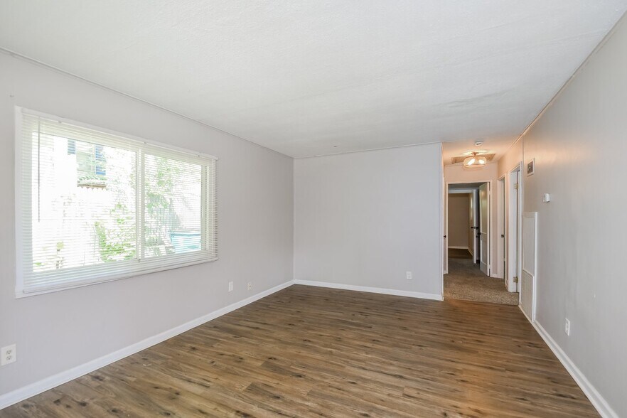 Building Photo - 515 Chambers Rd