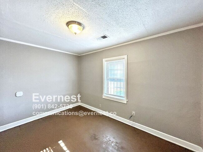 Building Photo - 1507 Wilson St