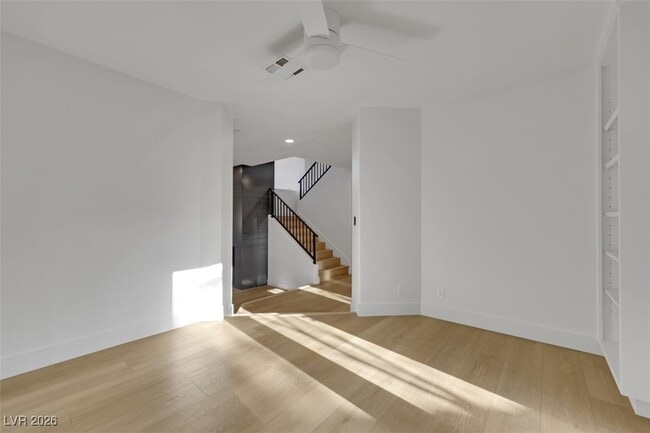 Building Photo - 7132 Mission Hills Dr