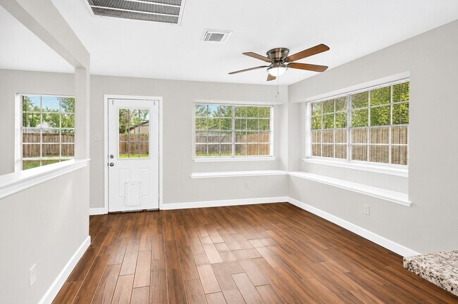 Building Photo - 19002 Timber Way Dr