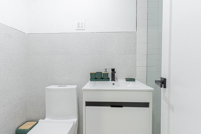 Building Photo - 1255 Decatur St