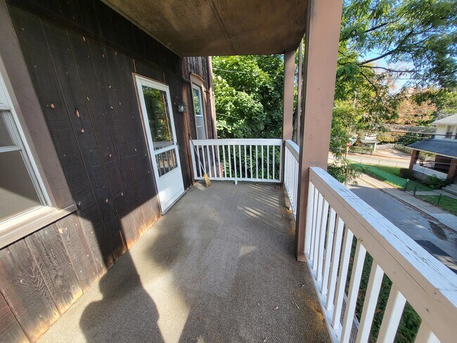 Front porch - 306 Amabell St