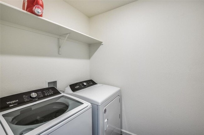 Building Photo - AVAILABLE NOW - Spacious 3-Bedroom Home in Monticello Park – 2 Living Areas, Granite Counters & L...