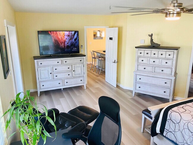 Building Photo - 1826 58th St S