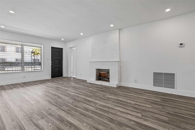 Building Photo - 2517 Polk St