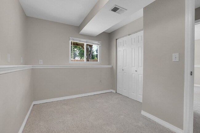 Building Photo - $2,720.95 - 4 bed, 2 bath, located in Aurora with attached Garage and In Unit Washer and Dryer!
