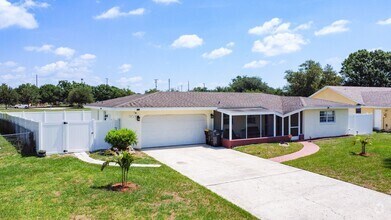 Building Photo - 3 Bedroom Home in Poinciana