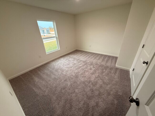 Building Photo - 2555 NW 23rd Ave