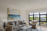 Building Photo - 365 Terhune Rd