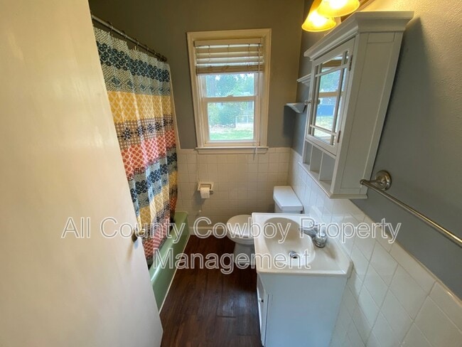Building Photo - 1417 E Spring Creek Dr