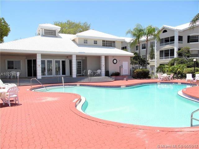 Building Photo - 2861 N Oakland Forest Dr