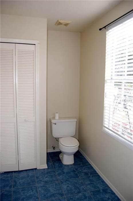 Building Photo - 2832 Oak Shore Rd