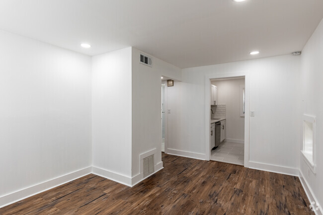 2BR, 1BA - 880SF (White Color Scheme) - Amberidge Apartments