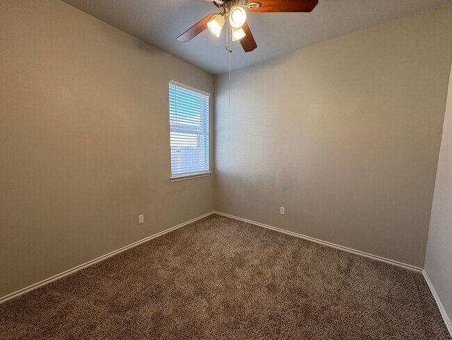 Building Photo - GREAT Home in NWISD with Amenities!