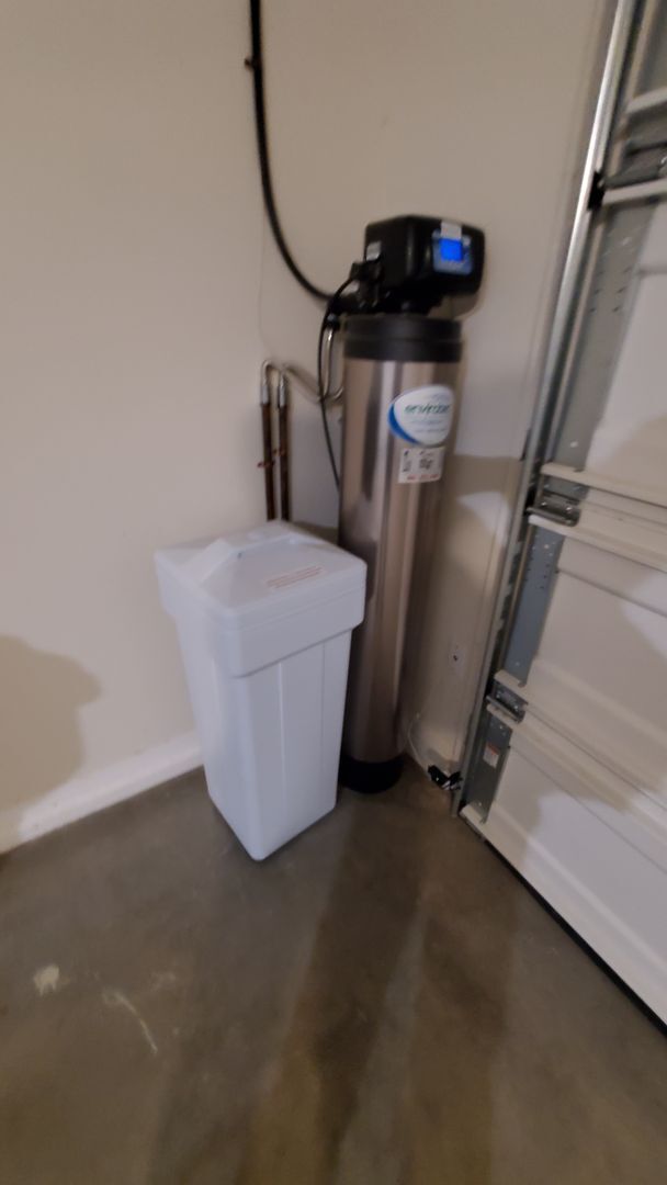 Building Photo - 19 solar panels for low electric bill!