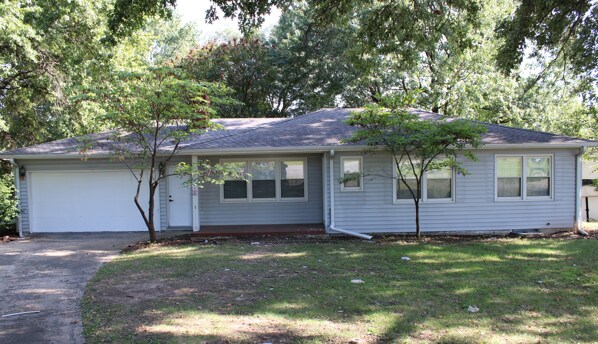 Primary Photo - Move in Special - Spacious 5 Bedroom and 2...